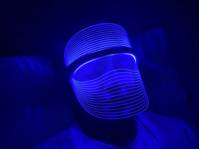 Akemi Glow blue light therapy mode